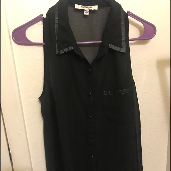 Black blouse - Picture 2 of 2